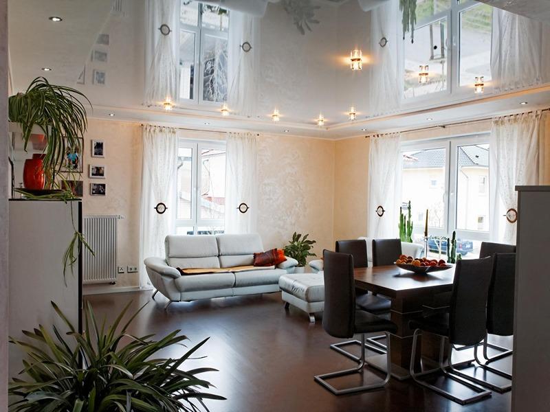 salon reflet plafond